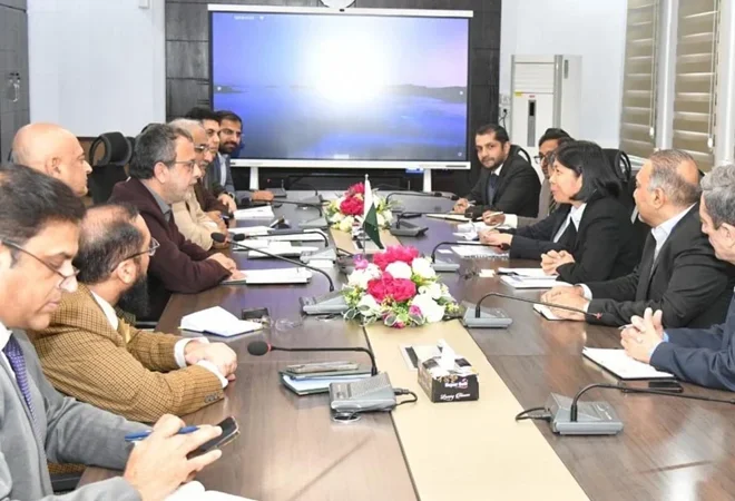 Leghari seeks ADB support to tackle power sector debt, boost investor confidence