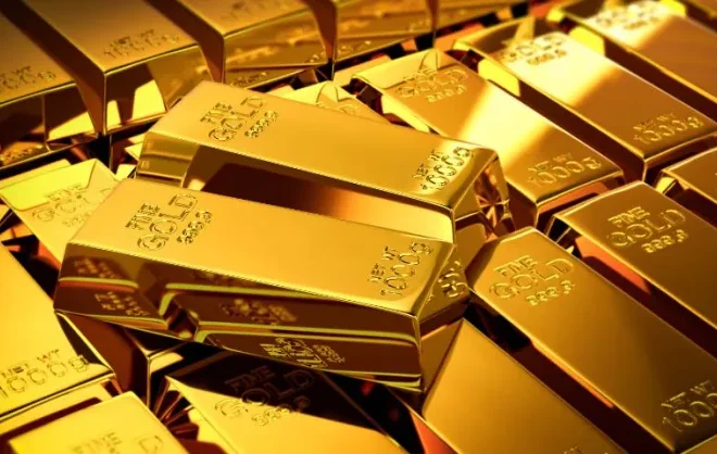 Gold prices decline by Rs10,700 per tola to Rs459,462
