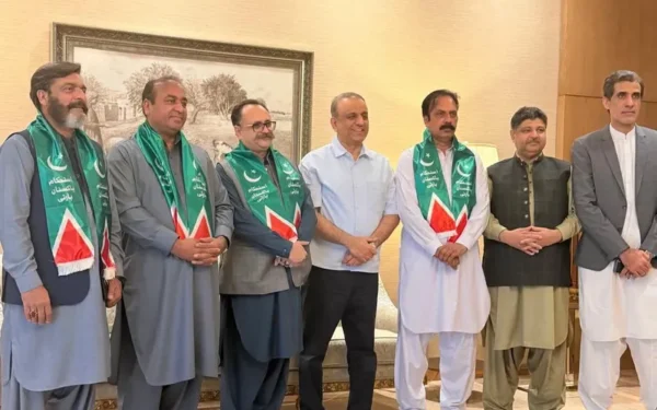 Former AJK PM Sardar Tanveer Ilyas Joins Pakistan Party (Image 1)