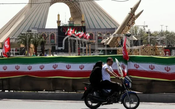 Analysis Examines Resilience of Iranian Economy Amidst Ongoing Global Pressure
