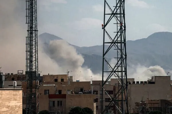 US Forces Launch New Strikes Against Targets Across Southern Iran