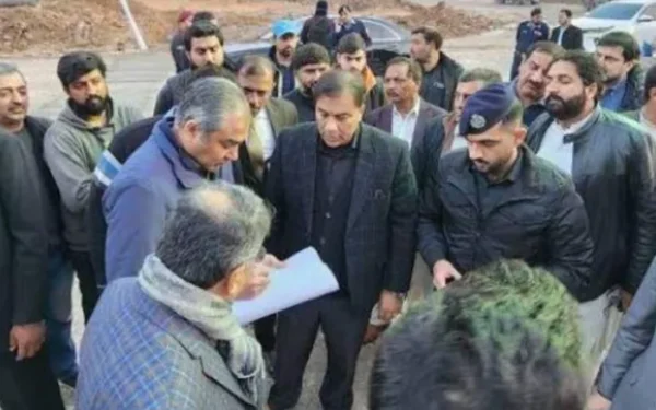 Mohsin Naqvi Directs Fast-Track Upgradation of Islamabad Expressway Service Road