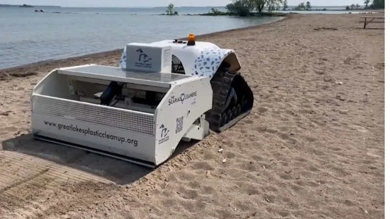 Canada Introduces Solar-Powered Robot to Clean Beaches and Combat Plastic Pollution (Image 3)