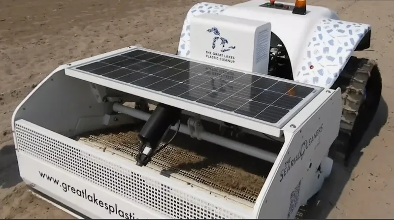 Canada Introduces Solar-Powered Robot to Clean Beaches and Combat Plastic Pollution (Image 2)