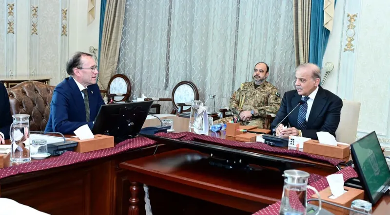 PM Invites Norwegian Companies to Invest in Oil and Gas Sector