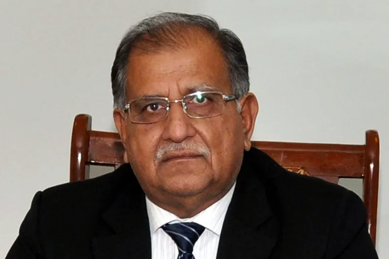 Housing Minister Pirzada Criticizes Delays in Key Islamabad Housing Projects