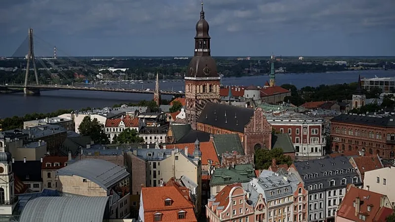 Ukraine war hits tourism, 7 European countries seek €2 trillion from EU