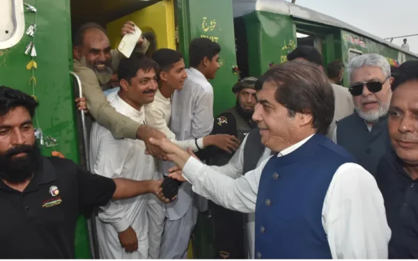 Rail Minister Hanif Abbasi Reopens Multan-Jhang-Sargodha Railway Line Service