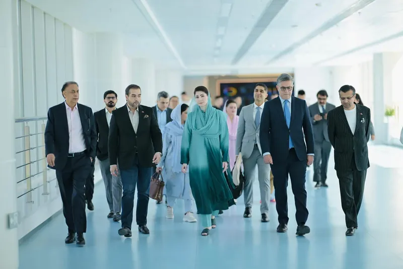 Maryam Nawaz Sharif visits China’s renowned Tyron Wisdom Dairy Company (Image 2)