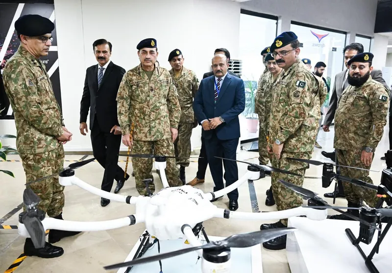 COAS & CDF Field Marshal Asim Munir Visits Pakistan Ordnance Factory in Wah (Image 4)