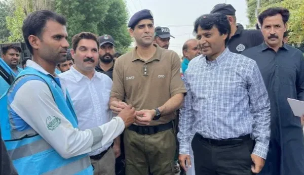 CPO Gujranwala Visits WASA Head Office, Orders Immediate Registration of Cases Against Defaulters (Image 1)