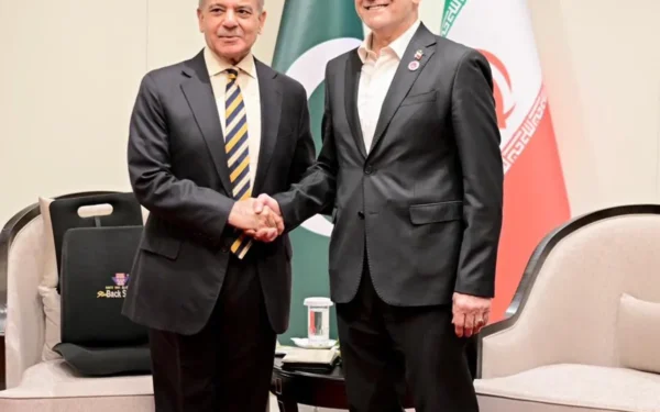 Pakistan, Iran to Continue Efforts for Regional Peace, De-escalation: PM Shehbaz Sharif