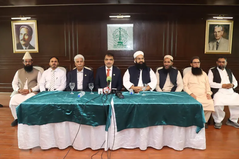 Lahore Chamber Hosts Seerat-un-Nabi Conference and Detailed Book Exhibition (Image 5)