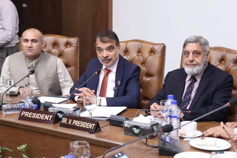 Beadon Road Traders Discuss Business Challenges with LCCI President Saigol (Image 2)