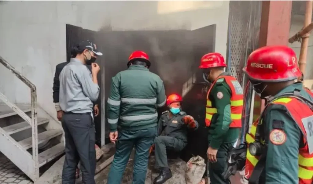Fire Breaks Out at Lahore General Hospital’s Gynaecology Ward, 70 Evacuated