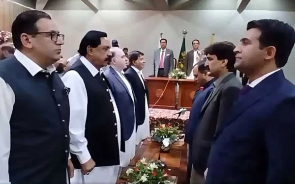 Eight-member AJK Cabinet takes oath in Muzaffarabad