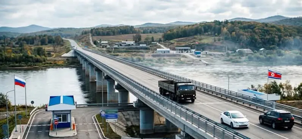 Russia and North Korea Begin Traffic on First Permanent Road Bridge (Image 2)