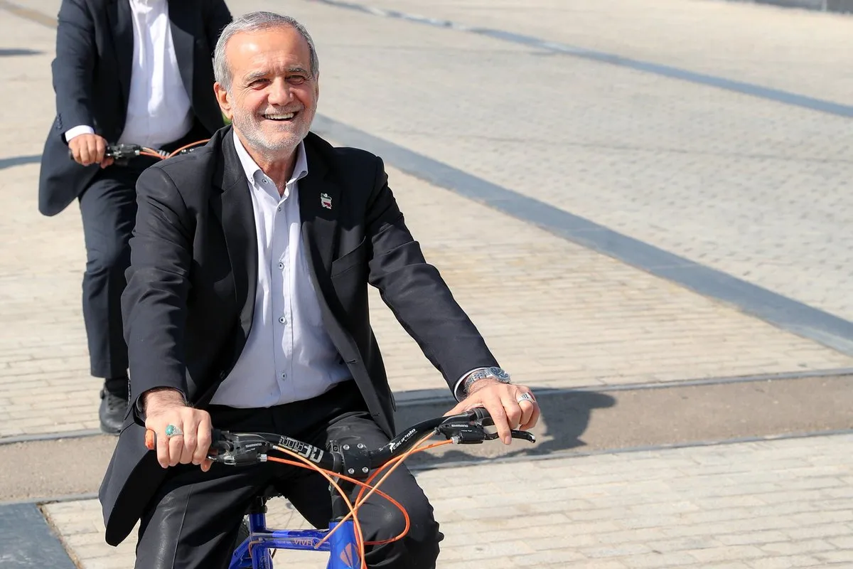Iranian President Orders Weekly ‘Car-Free Day’ in Government Institutions After Fuel Price Hike (Image 4)