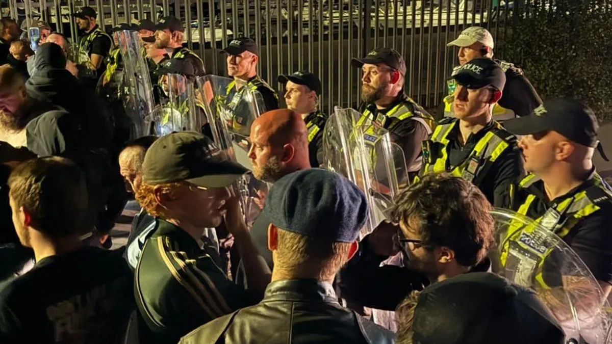 Pakistan U-19 Cricket Team Mistaken for Illegal Migrants as Protesters Surround Hotel in England (Image 3)