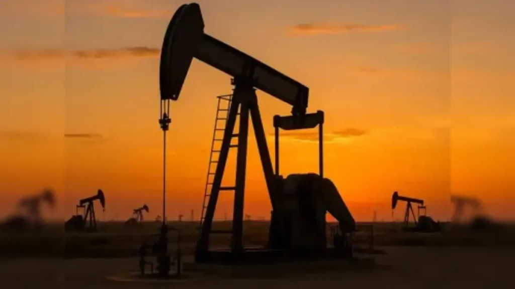 War Disrupts Saudi Oil Industry as Production Falls to 36-Year Low