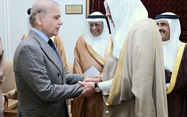 Prime Minister Shehbaz Sharif Meets Bahraini Foreign Minister Al Zayani
