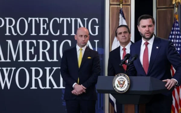 US Deals Major Blow to Indian IT Firms as Green Card Sponsorships Reportedly Suspended