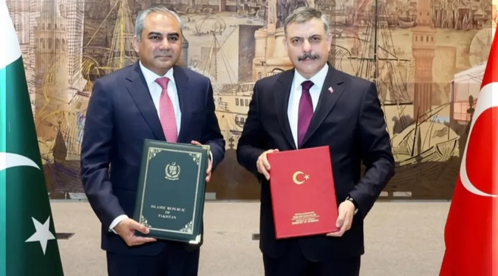 Interior Minister Mohsin Naqvi Strengthens Bilateral Security Ties With Türkiye