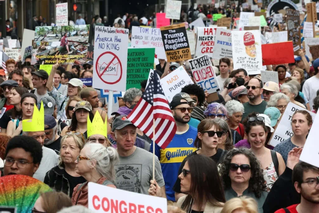 Anti-Trump ‘No Kings’ Rallies Held Across US, More Than 3,000 Events Planned Ahead of Midterm Elections