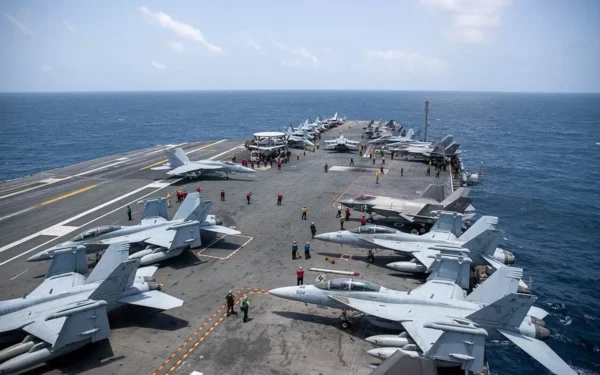 US Accelerates Preparations for Possible New Strikes on Iran; Heavy Missiles and Bunker-Buster Bombs Loaded Aboard Aircraft Carrier in Arabian Sea