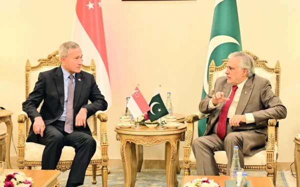 Deputy Prime Minister Ishaq Dar meets with Singaporean Foreign Minister Dr. Vivian Balakrishnan to discuss Pakistan and Singapore diplomatic relations. (Image 1)