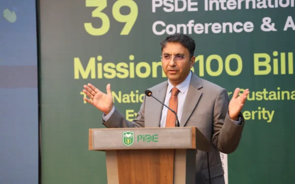 Economic experts discussing the PIDE sets out six-point roadmap to unlock Pakistan’s export potential at a conference in Islamabad. (Image 1)