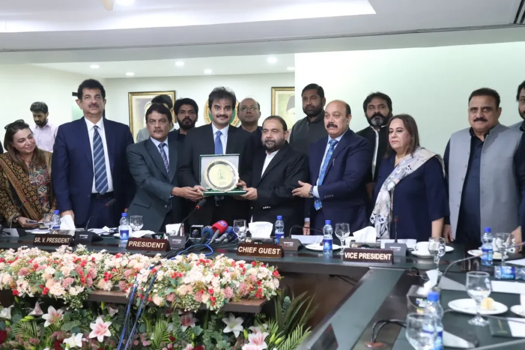 Federal Minister Aurangzeb Khan Khichi and LCCI officials meeting to discuss the creative economy and cultural heritage in Lahore. (Image 1)