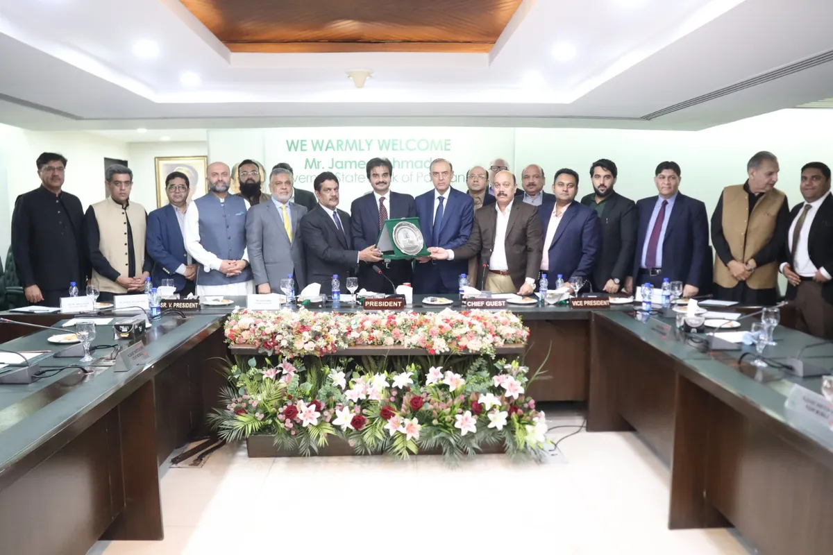 SBP Governor Jameel Ahmad addresses the Lahore Chamber of Commerce, discussing the significant increase in SME financing. (Image 2)