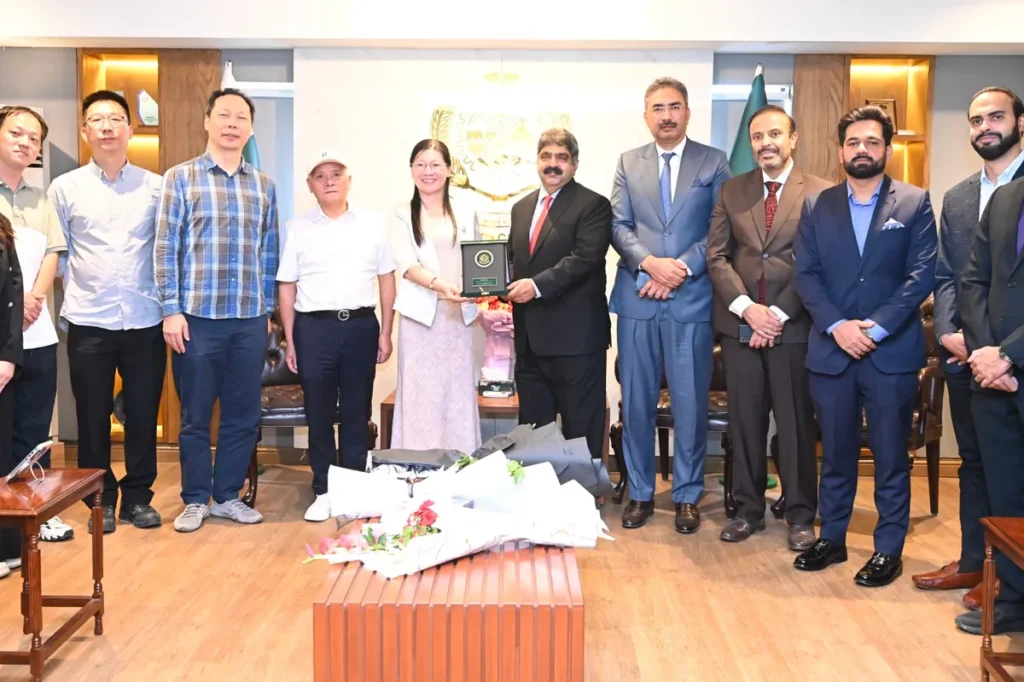 RCCI President Nosherwan Khalil Khan and the Chinese delegation discuss bilateral trade opportunities at the RCCI Chinese delegation meeting. (Image 1)