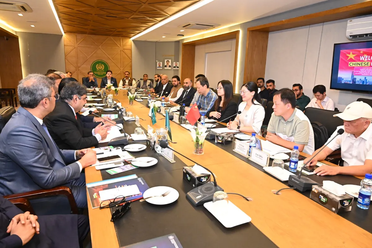RCCI President Nosherwan Khalil Khan and the Chinese delegation discuss bilateral trade opportunities at the RCCI Chinese delegation meeting. (Image 2)
