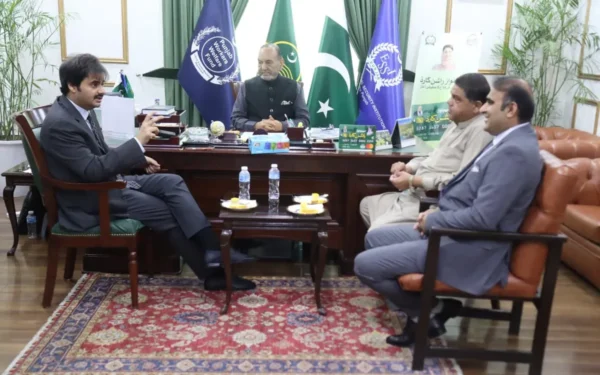 Lahore Chamber of Commerce and Industry President Ali Hussam Asghar discusses Punjab Chamber Traders' Issues with Labour Minister Muhammad Manshaullah Butt.