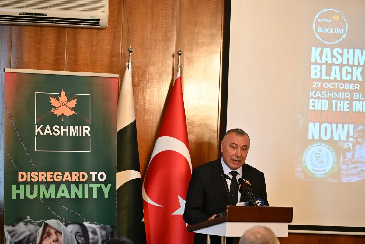 Diplomats and dignitaries gather at the Embassy of Pakistan in Ankara to mark Kashmir Black Day. (Image 4)