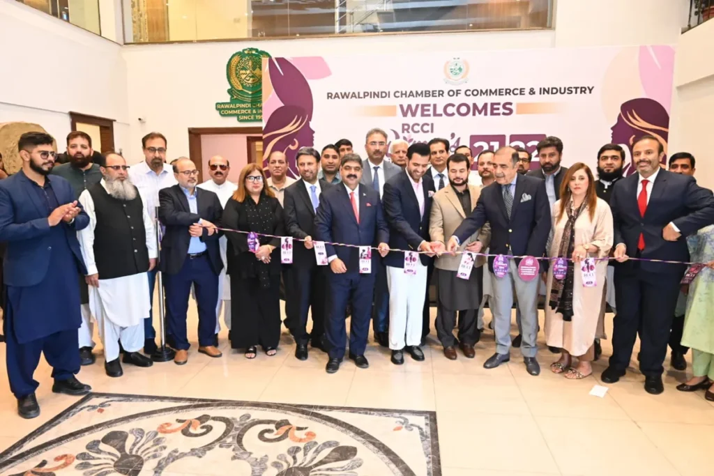 Federal Parliamentary Secretary Barrister Daniyal Chaudhry inaugurates the Women's Business & Lifestyle Expo in Rawalpindi. (Image 1)
